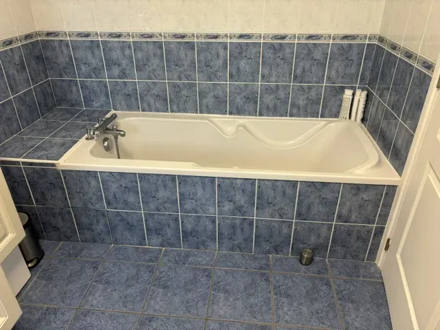 Salle de bain avant renovation (2)