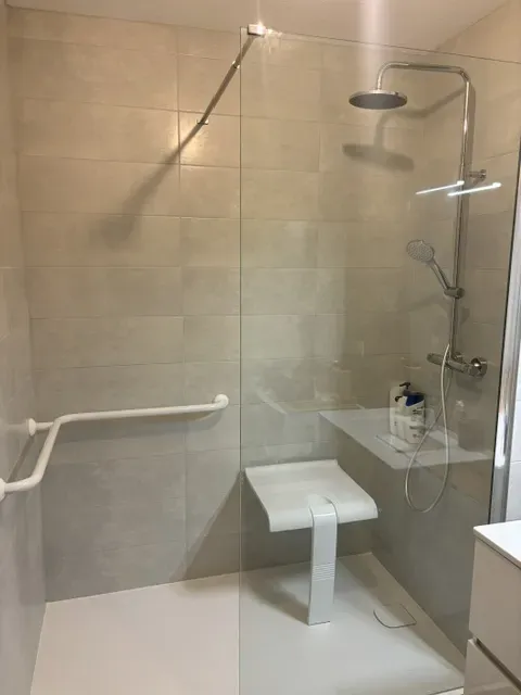 Salle de bain après renovation (8)webp